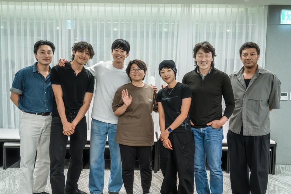 Netflix Sets Lee Jung-eun, Kim Moo-yul for Korean Action-Noir Series ‘The Shooter’