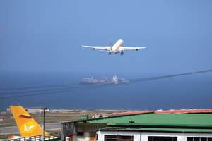 Venezuela’s main airport partially resumes commercial flights after deadly earthquakes