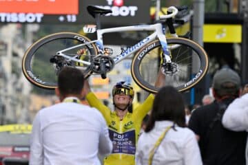 Demi Vollering wins final stage to seal Tour de Femmes title
