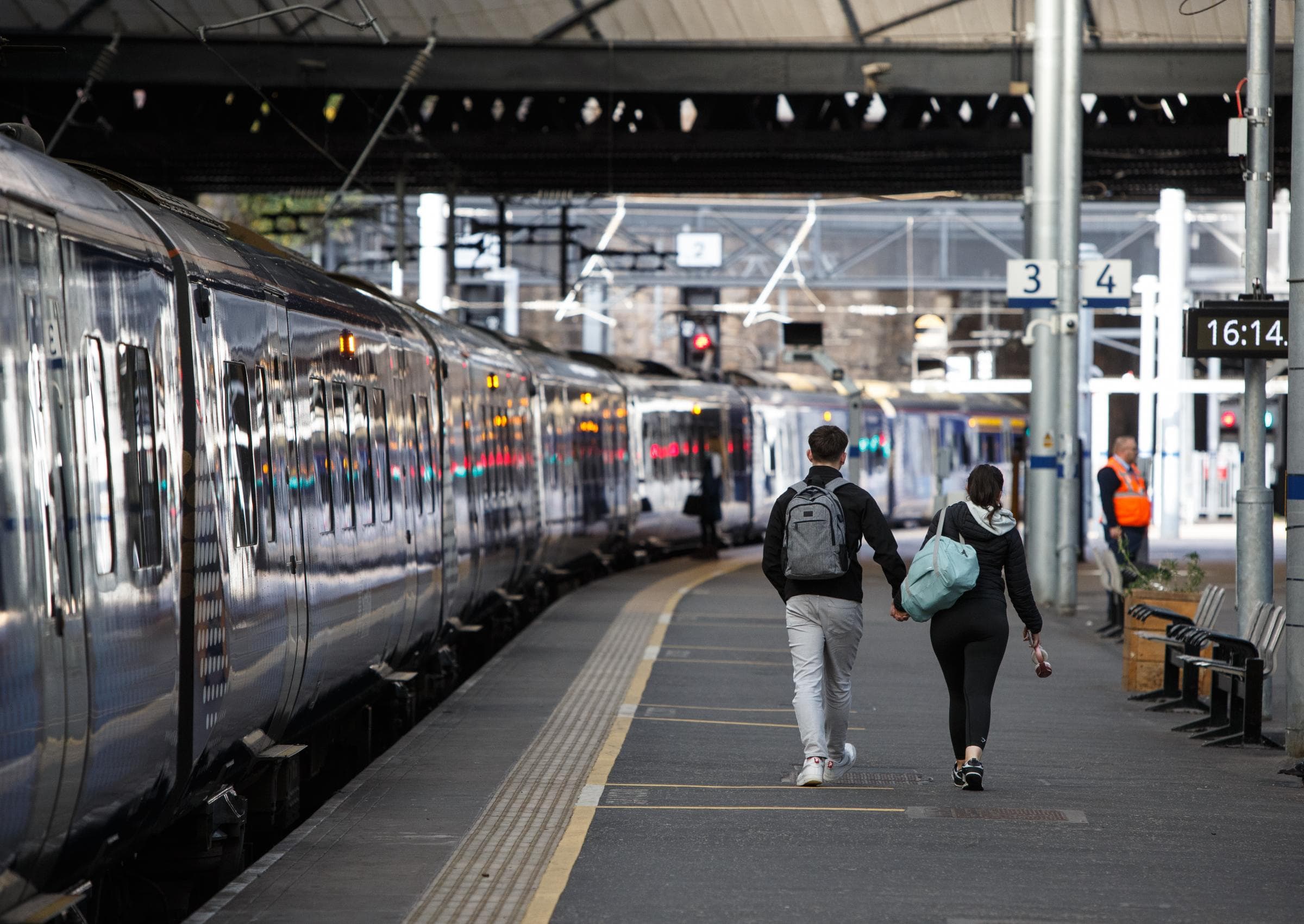 Glasgow CrossCountry trains to return after major power cut disruption