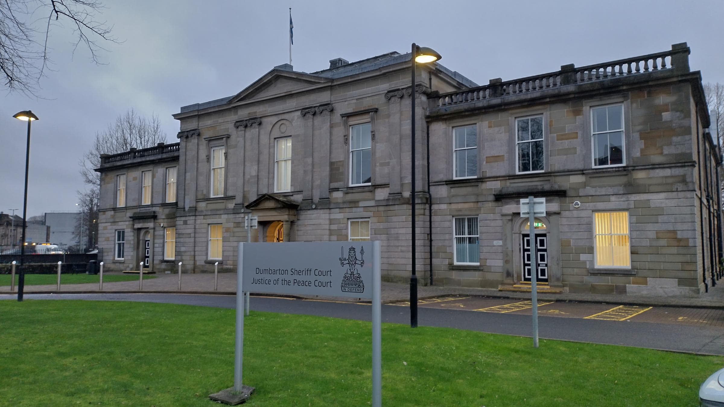 'Spyware' glasses banned from all courts in Scotland, SCTS confirms
