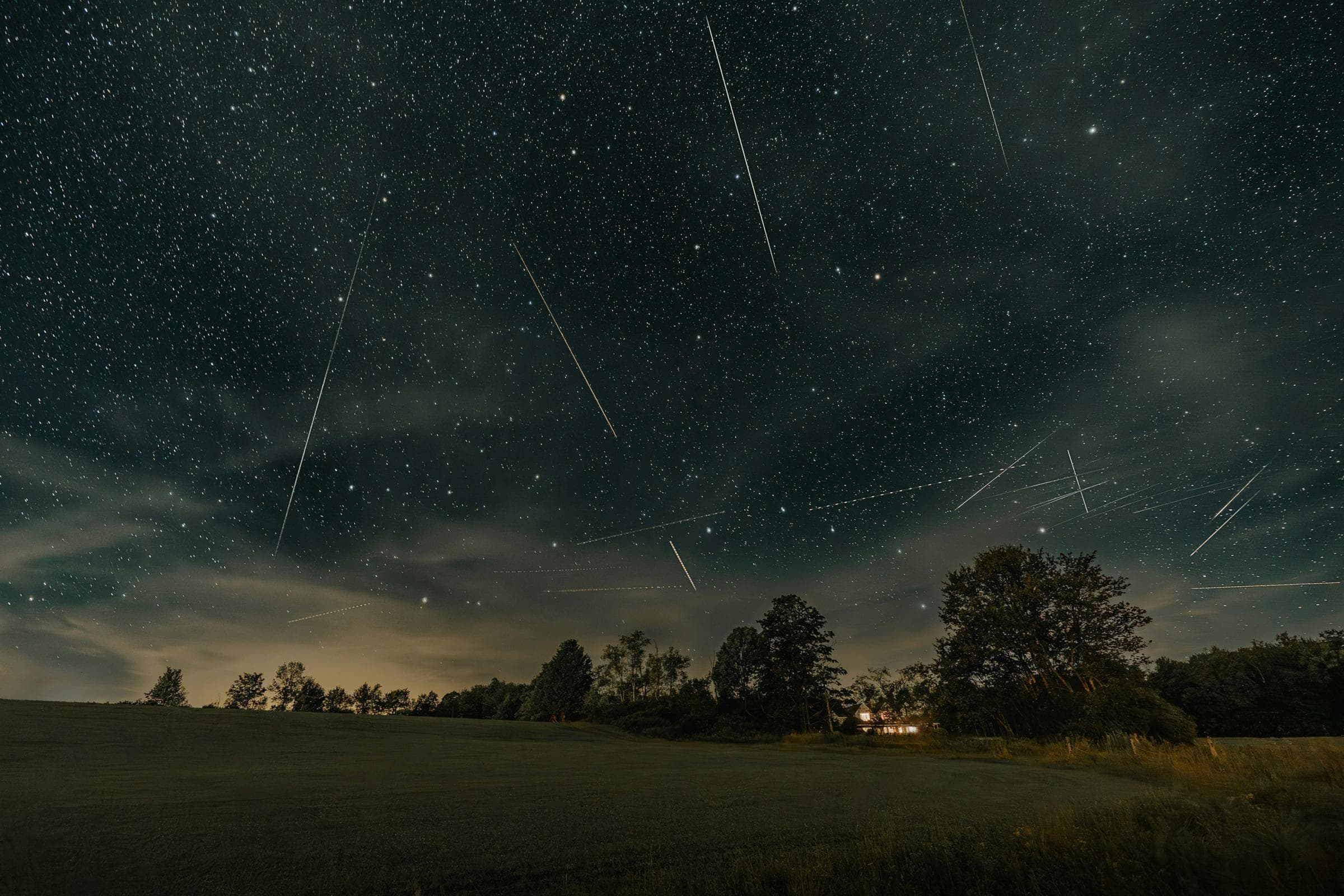 Perseid meteor shower peaks tonight over Glasgow - when and how to see it