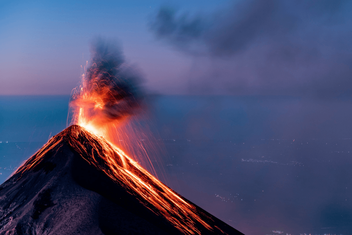 Mount Etna eruption grounds UK flights as Catania airport shuts down