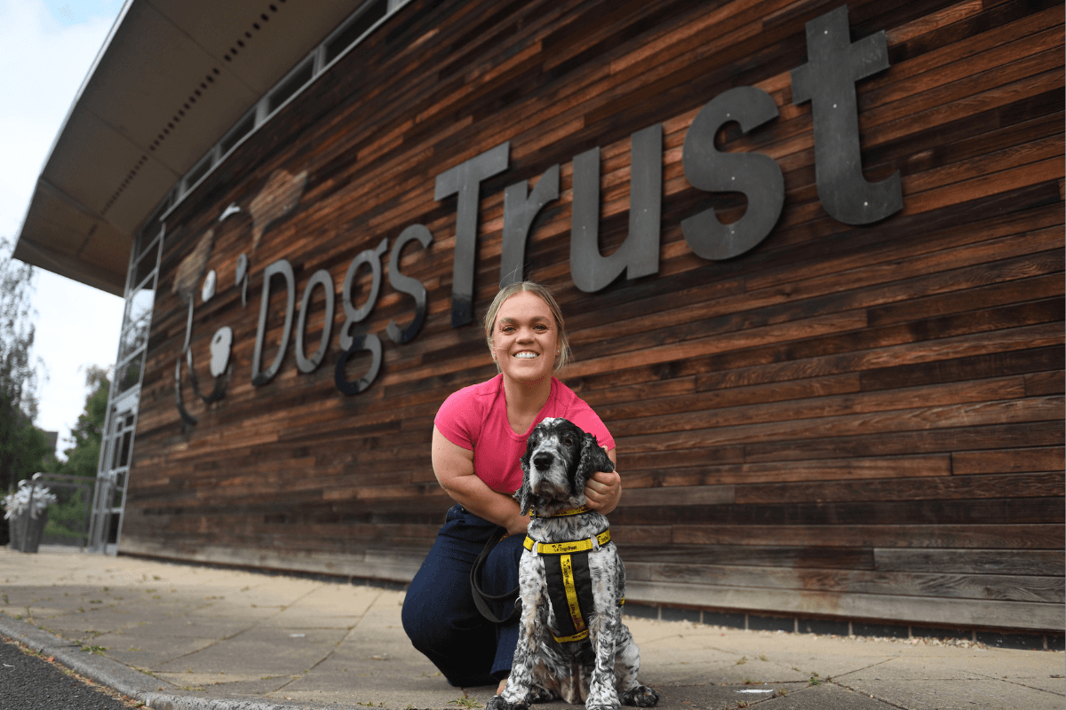 Gold medal-winning Paralympic swimmer visits Glasgow Dogs Trust centre
