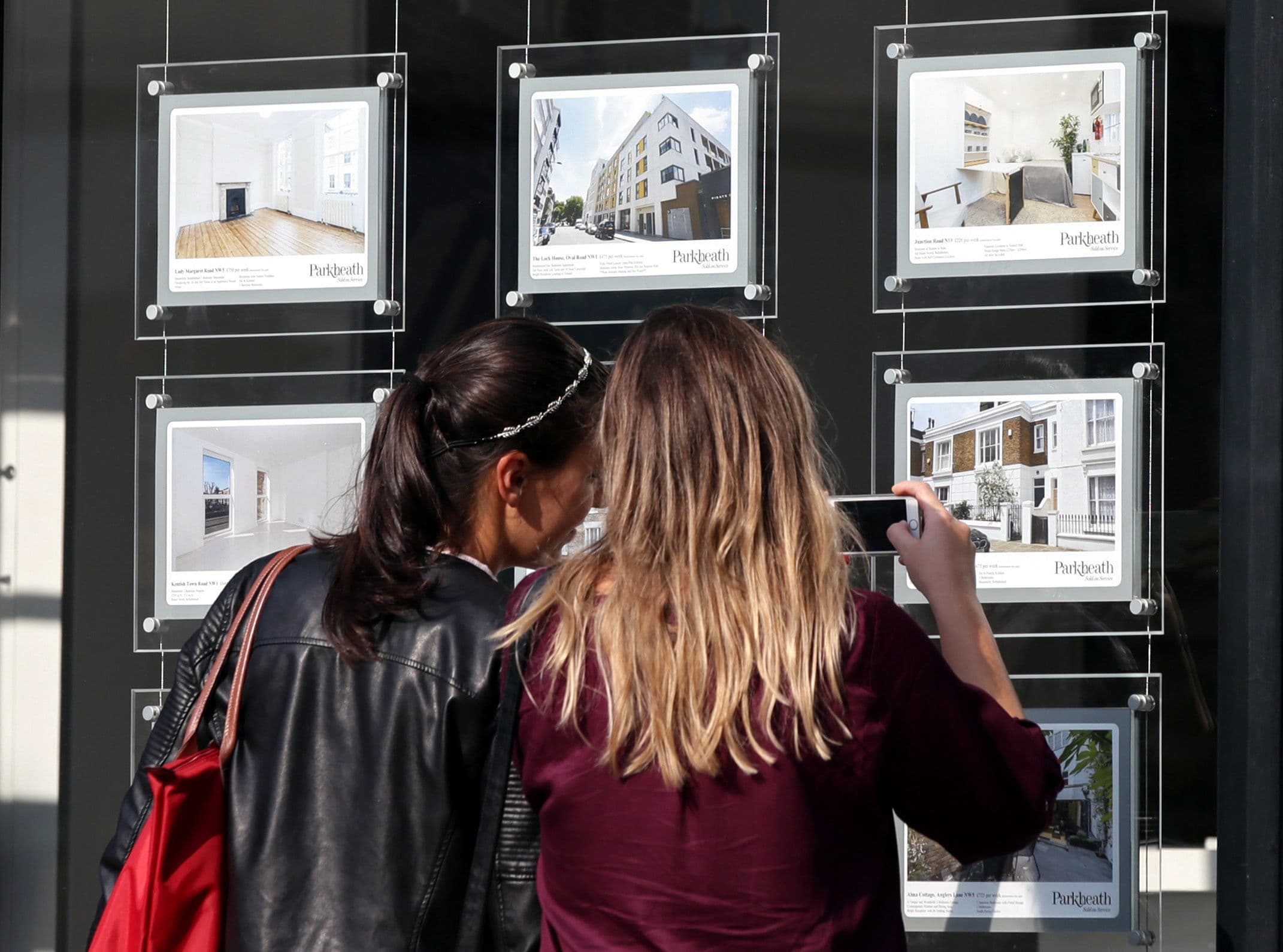 Central Belt town revealed as UK's fastest-moving property hotspot