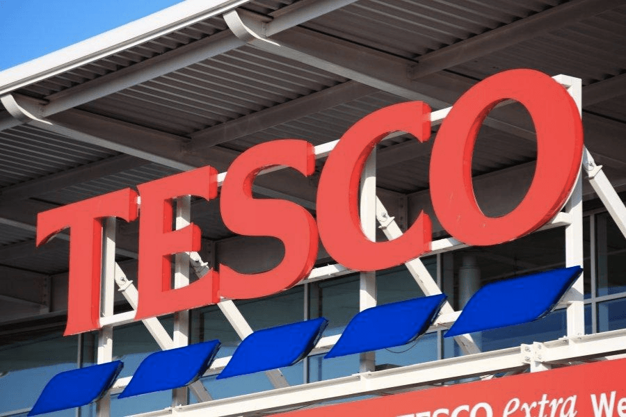 Glasgow Tesco store evacuated after vehicle catches fire in car park