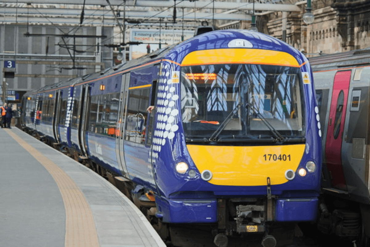Glasgow train disruption as fault shuts busy route in city