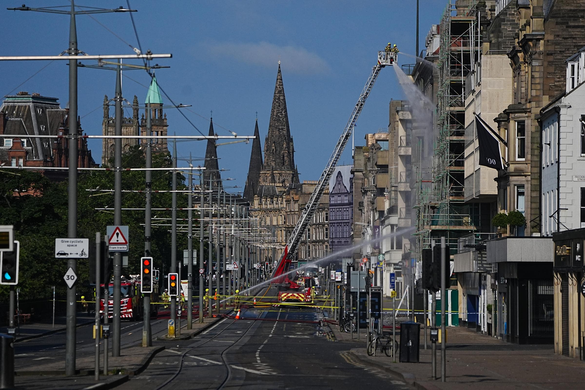 Call to close part of New Town to through traffic until Princes Street reopens