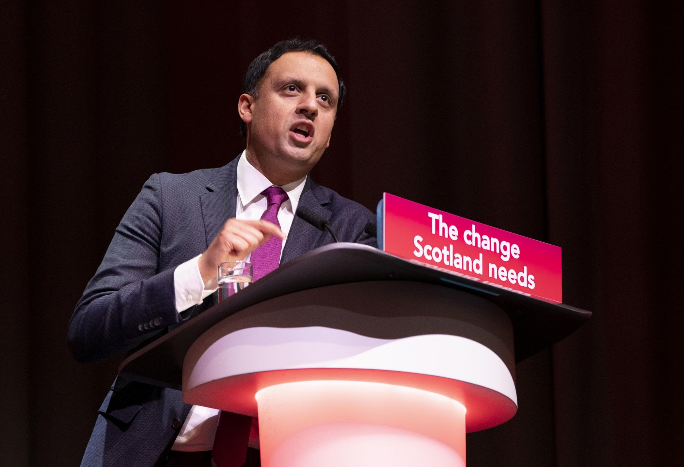Union demands next Scottish Labour leader must defeat SNP’s plans for 20,000 job cuts