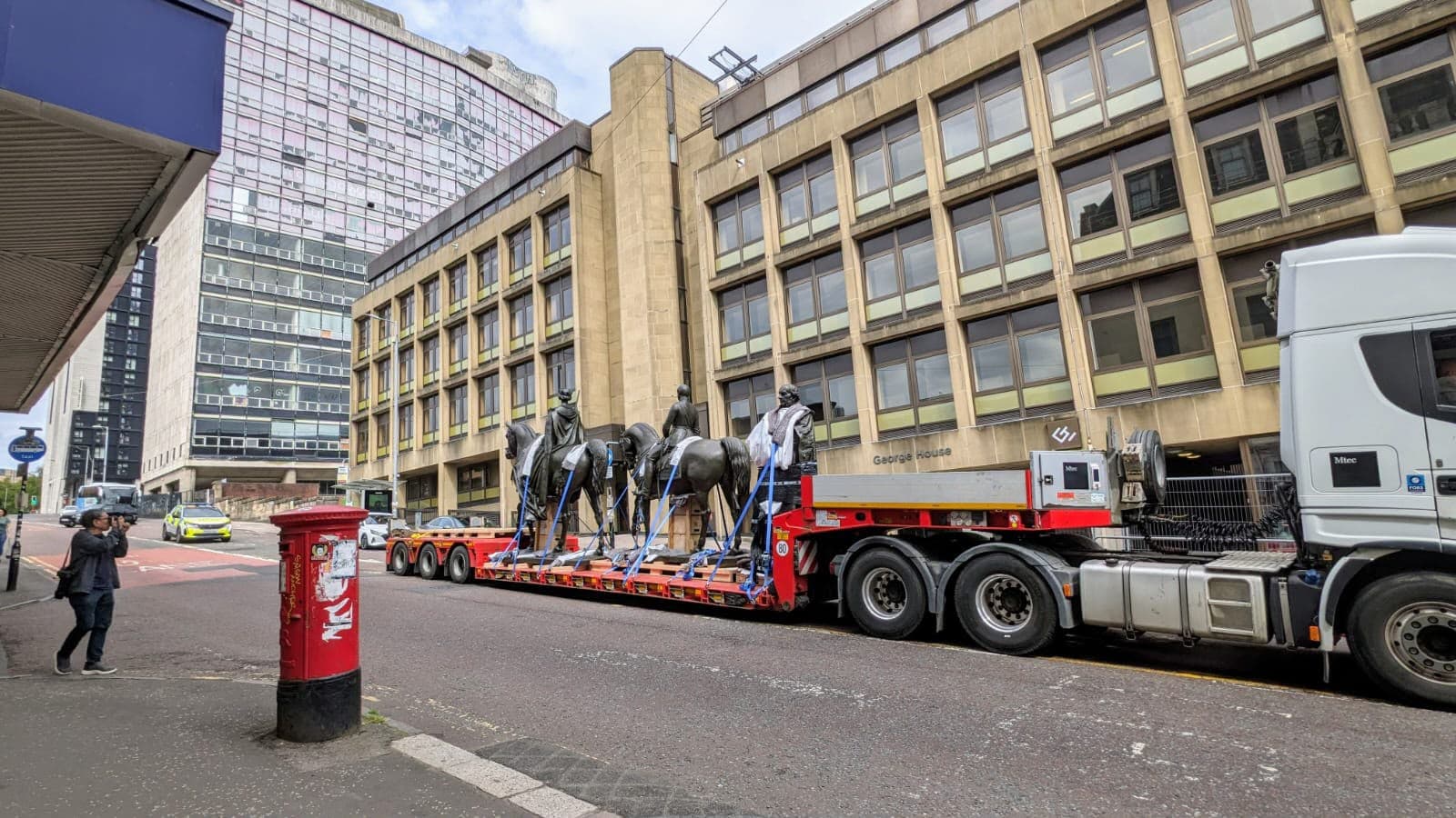 Restored statues start returning to George Square as delayed £20m revamp continues
