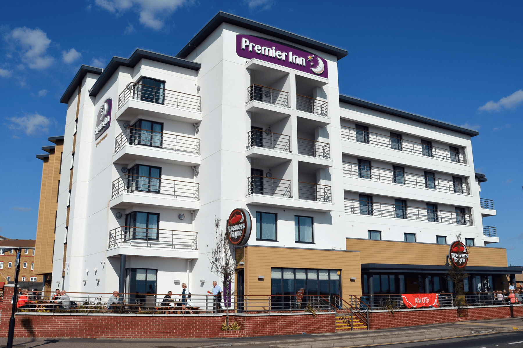 Diners have just days to use loyalty points at restaurant chain shutting 195 sites