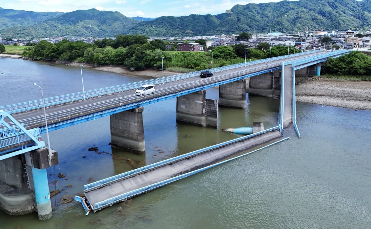 Kumamoto Prefecture gripped by massive economic fallout after earthquake