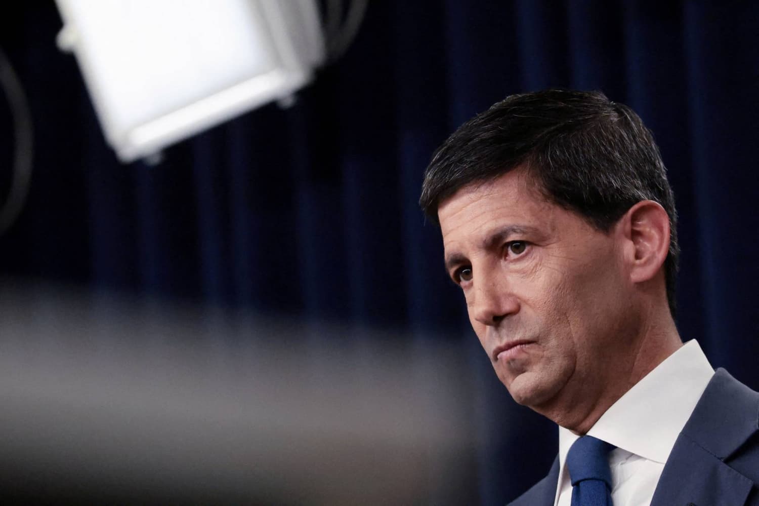 Analysis: Fed Chairman Warsh's credibility in question after leaving interest rates unchanged