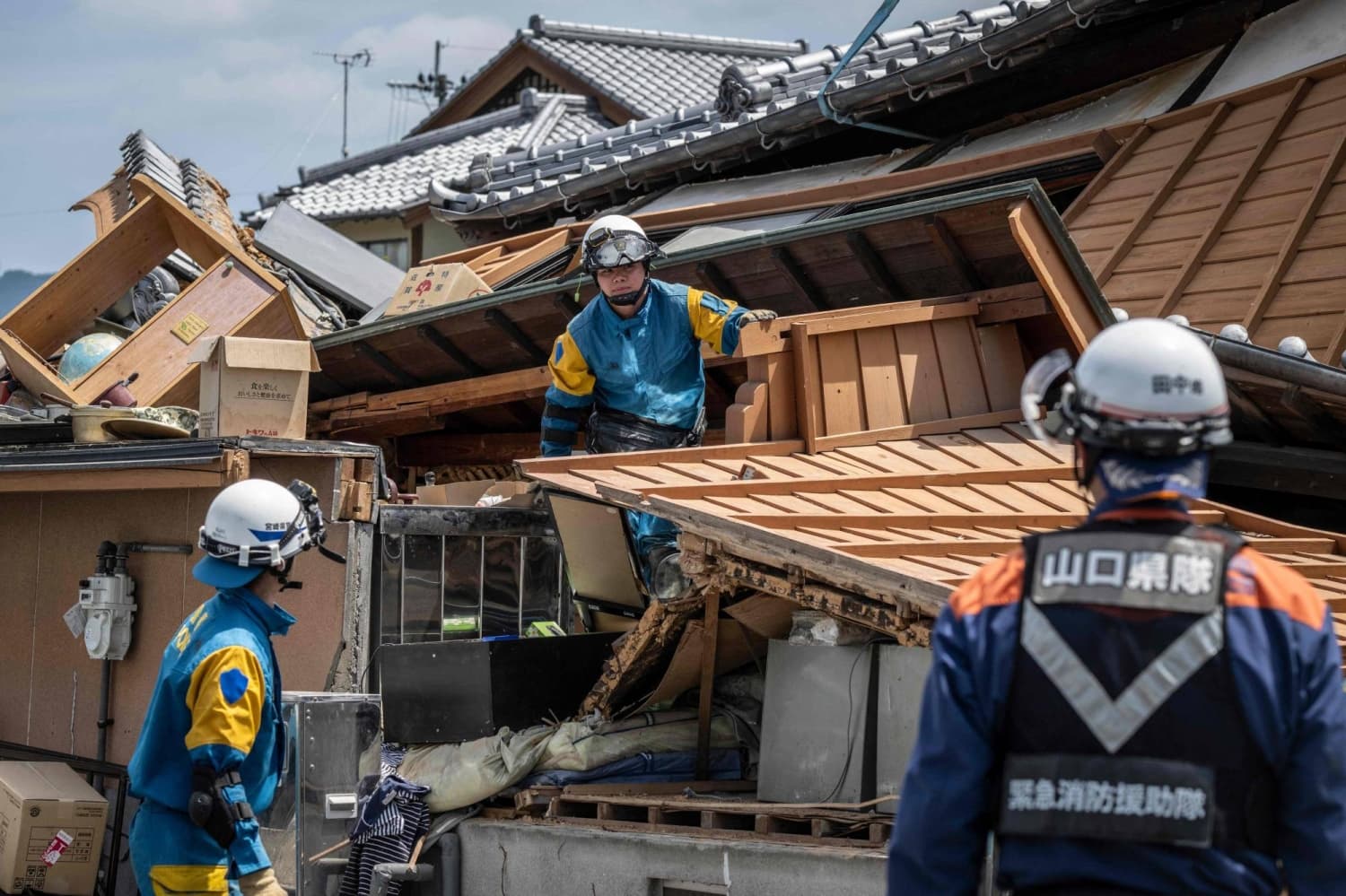 Kumamoto showing early signs of quake recovery as transportation routes resume