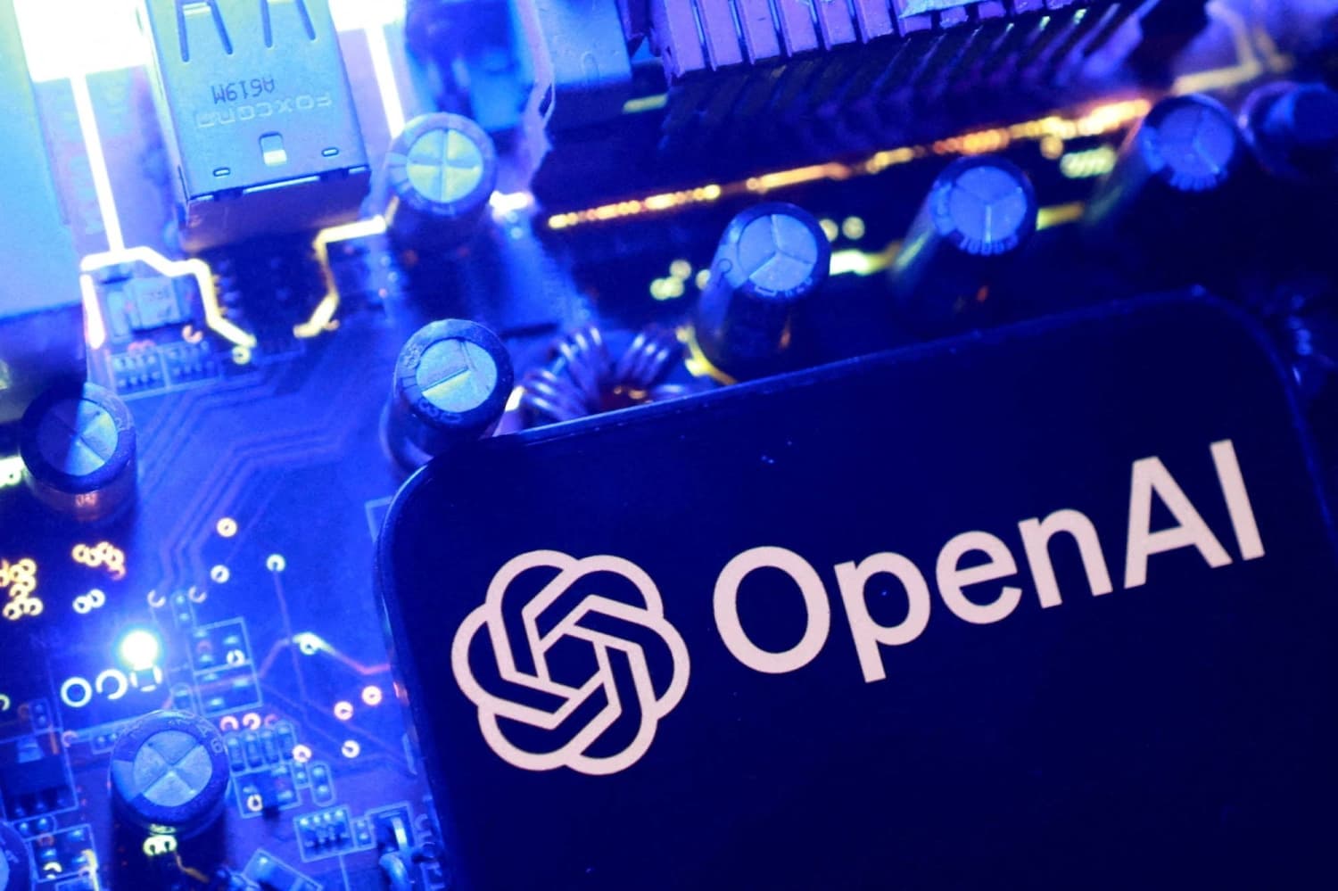 OpenAI finds evidence other AI agents escaped containment as it widens hacking probe