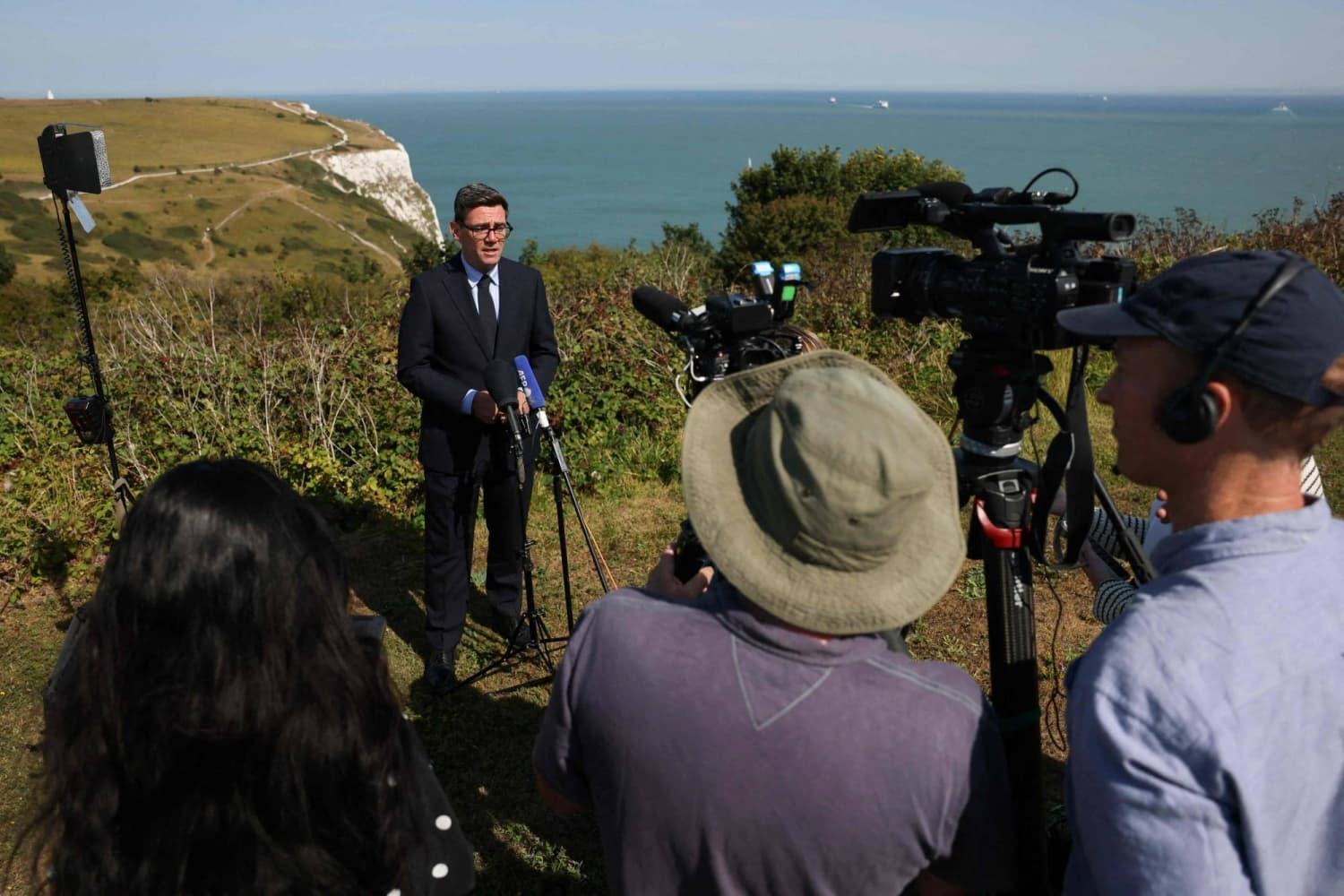 U.K.’s Burnham pledges ‘relentless’ focus on illegal migration
