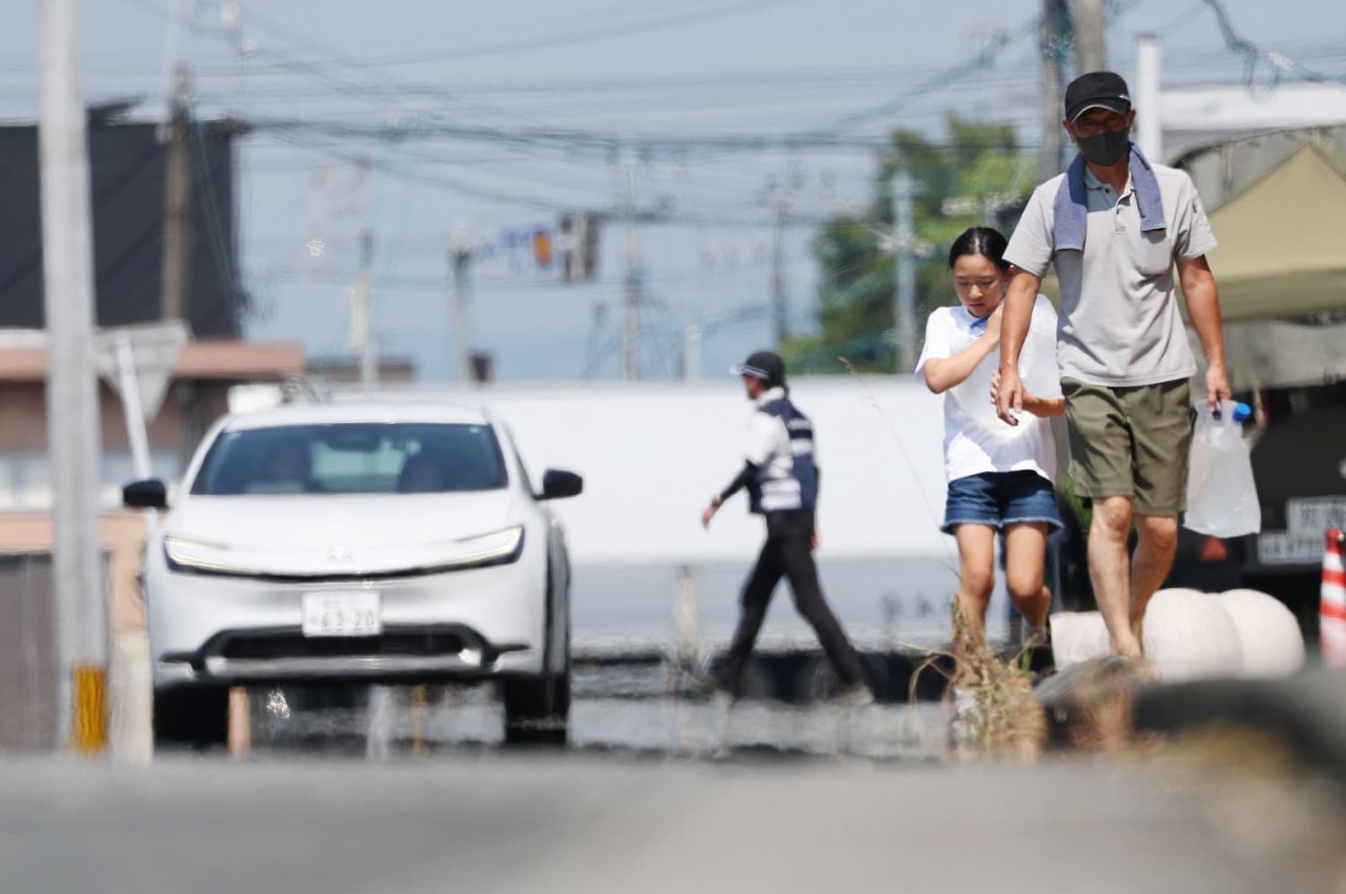 8,000 remain evacuated 1 week on from Kumamoto quake as heat persists