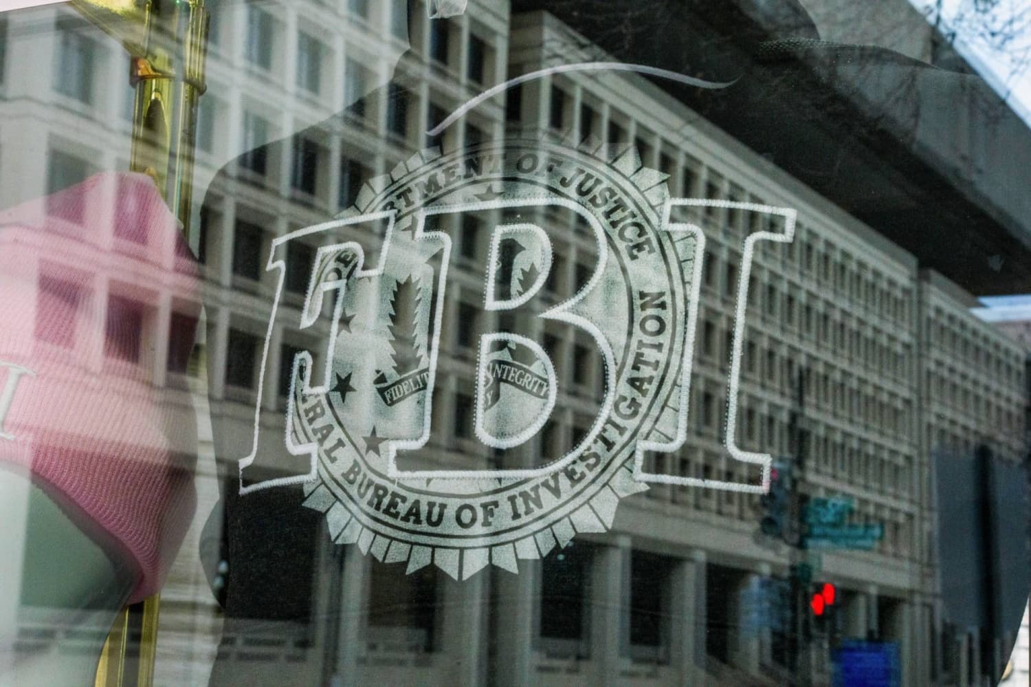 FBI agent allegedly turns himself in for $1 million crypto theft