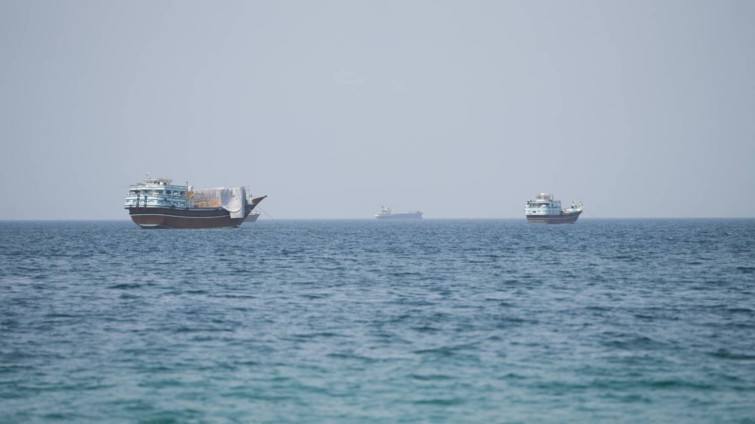 Iran seeks to bar U.S. ships as Hormuz deal with Oman advances