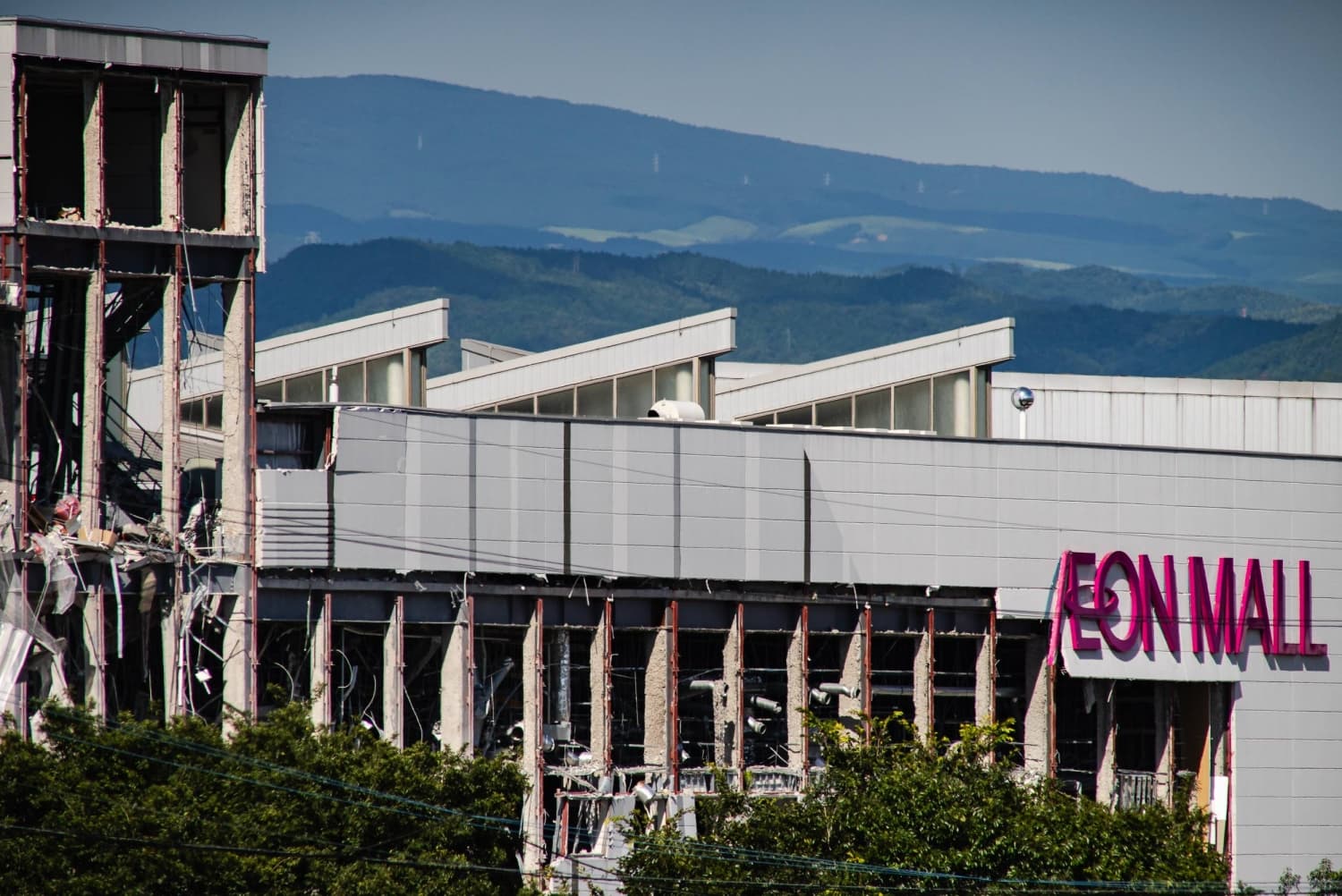 Aeon says staff allowed to reenter quake-hit mall despite ban before blast