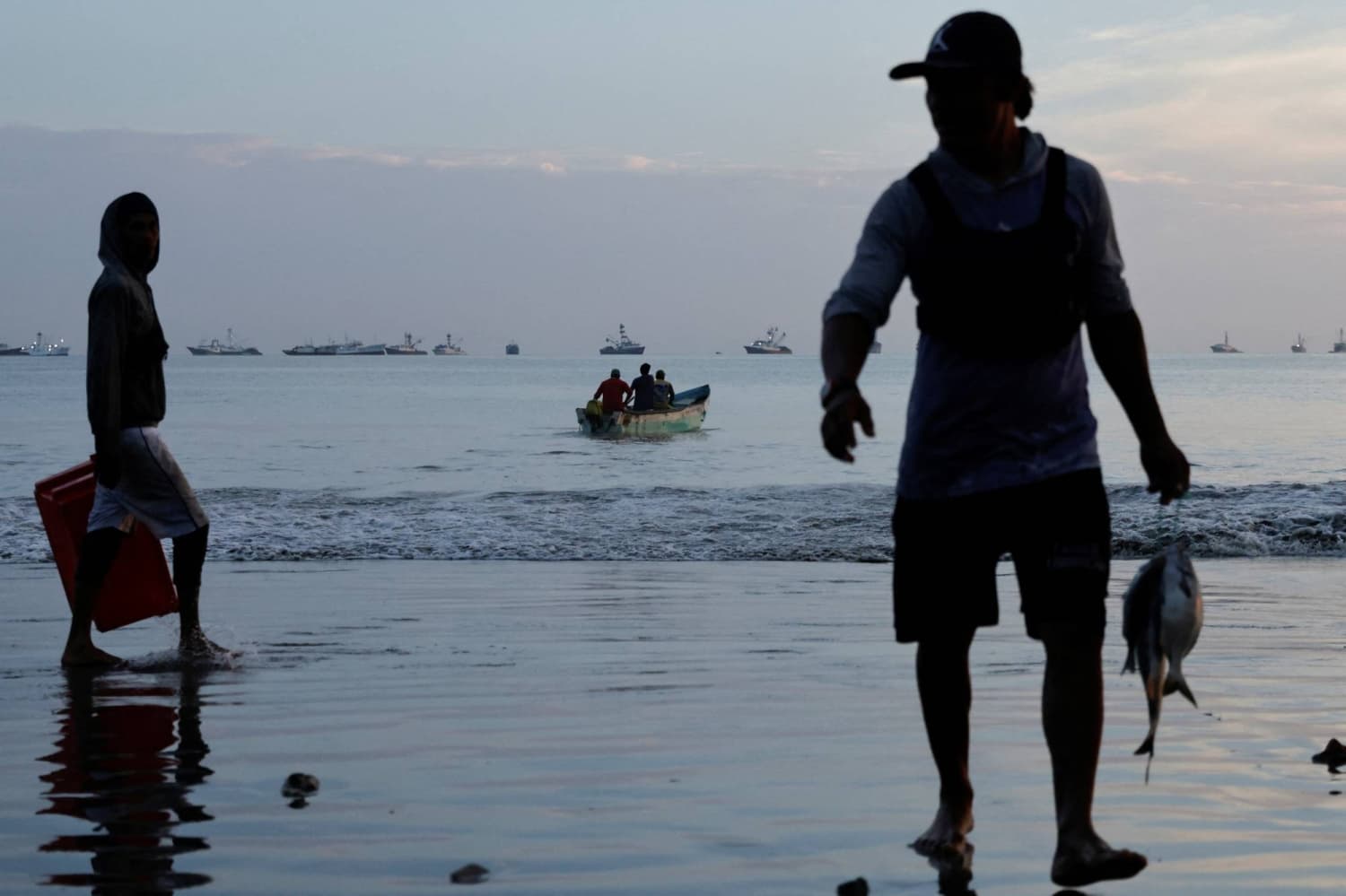 Between cartel threats and U.S. airstrikes, Ecuador fishers have nowhere to hide