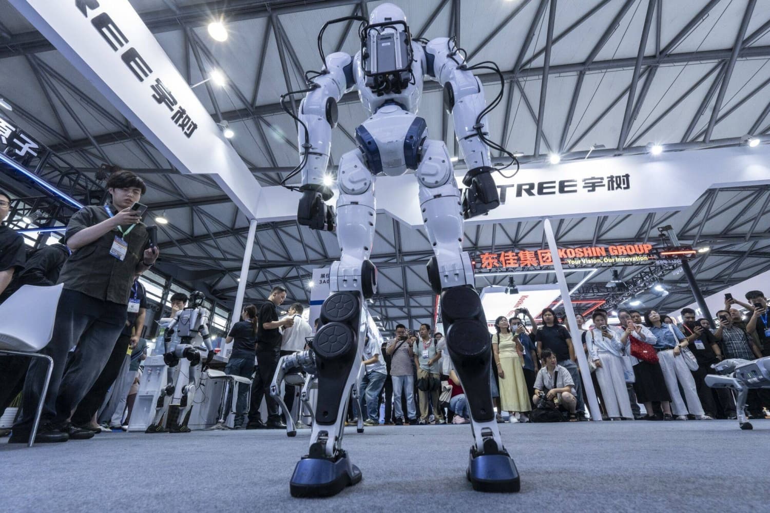 Chinese company unveils new ‘Superman’ humanoid robot