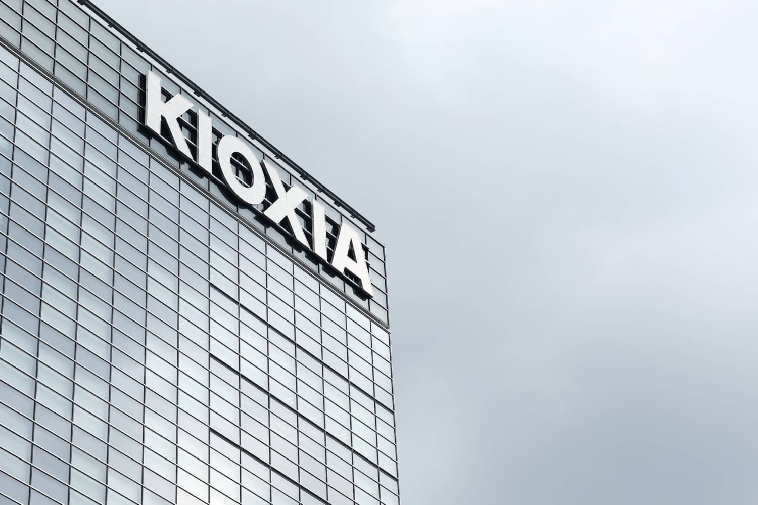Kioxia plans new chip fab in Japan to meet AI memory demand