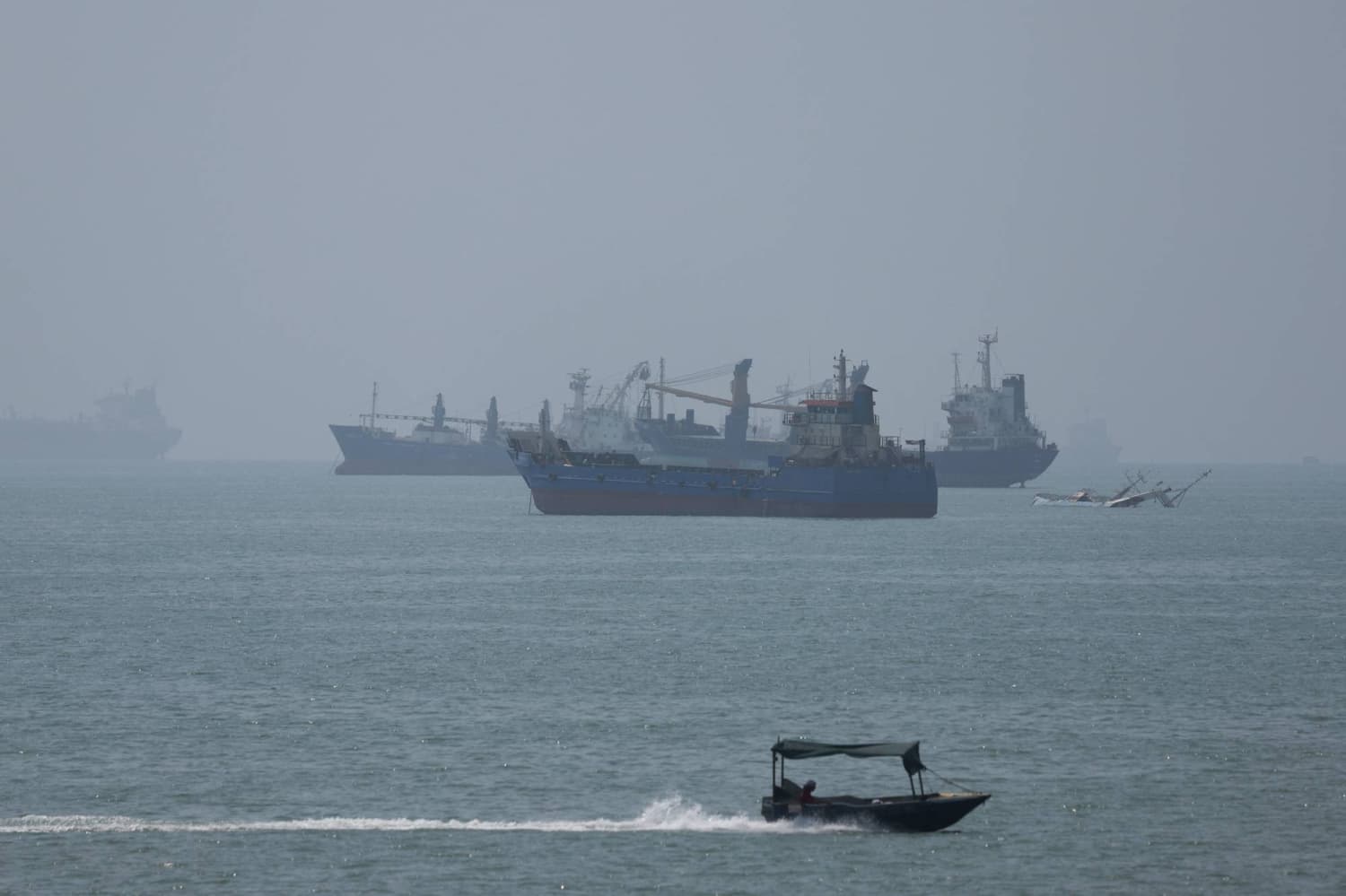 U.S. forces strike two Iranian launchers on Iran’s Larak island, U.S. official says