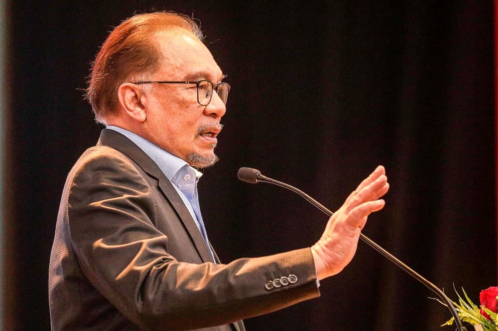Anwar hails AKPS for seizing suspected Israel-bound shipment at Johor port