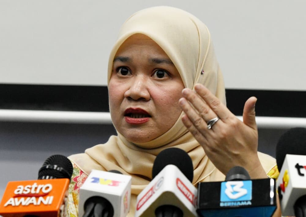 Education minister: Pupil protection policy clarifies roles, does not burden teachers