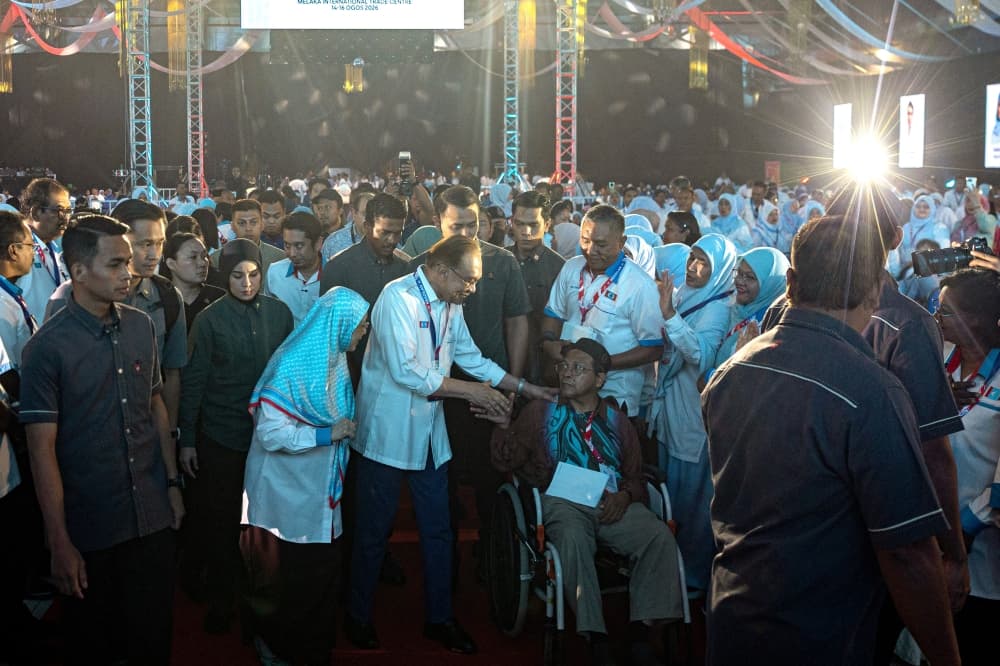 Anwar says any decision on Umno must prioritise people’s welfare, ‘not anger’