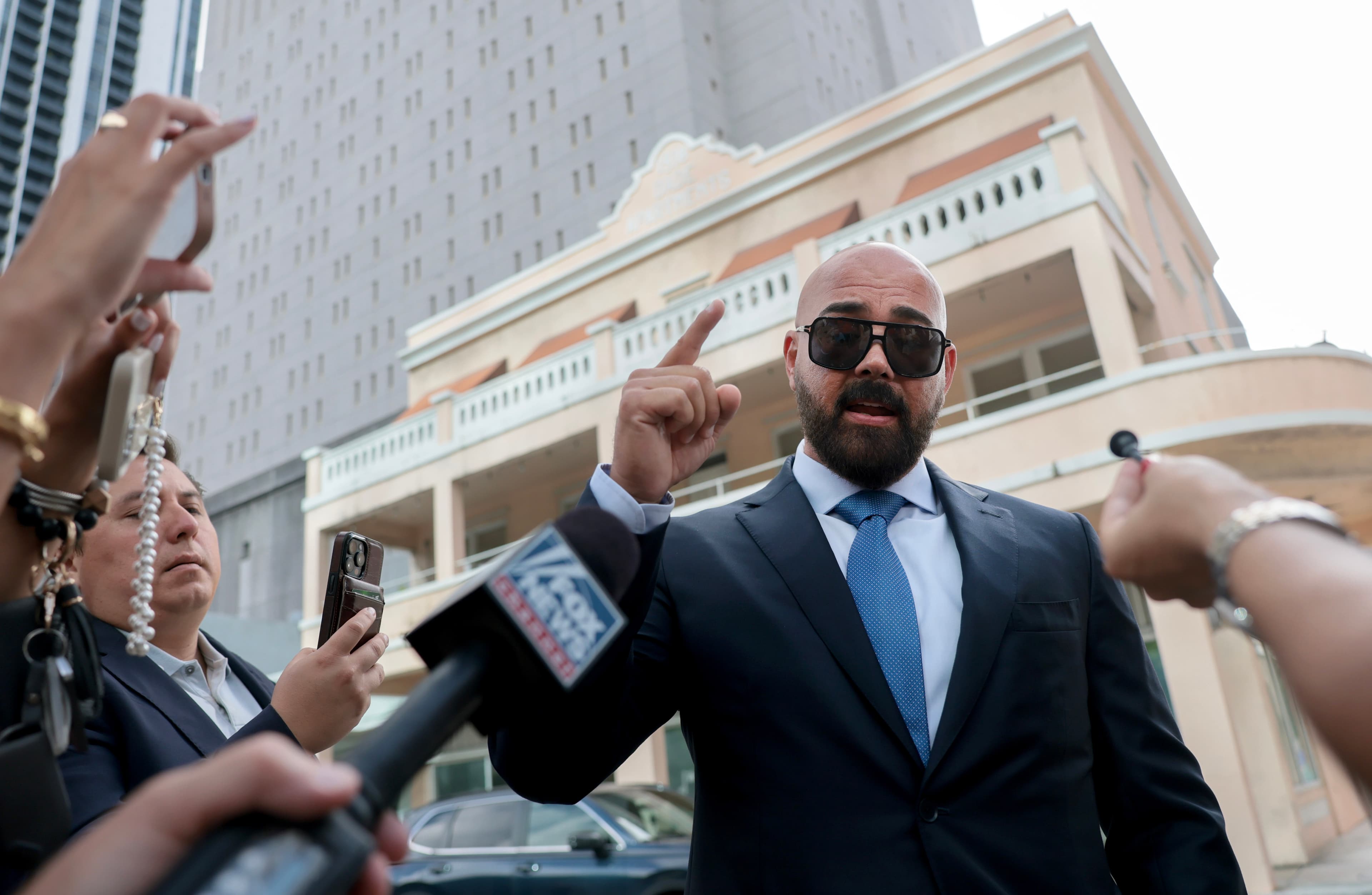 The Tate Brothers’ Lawyer Is on an Aggressive, AI-Riddled Quest to Win Their Release