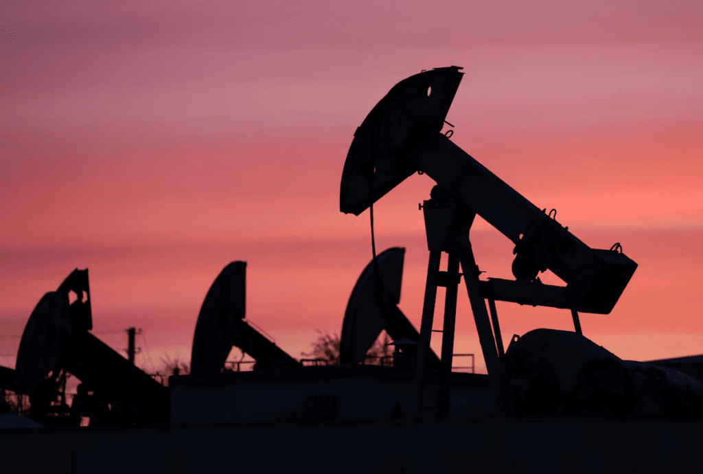 Oil slips 4% after US, Iran pause fighting over weekend