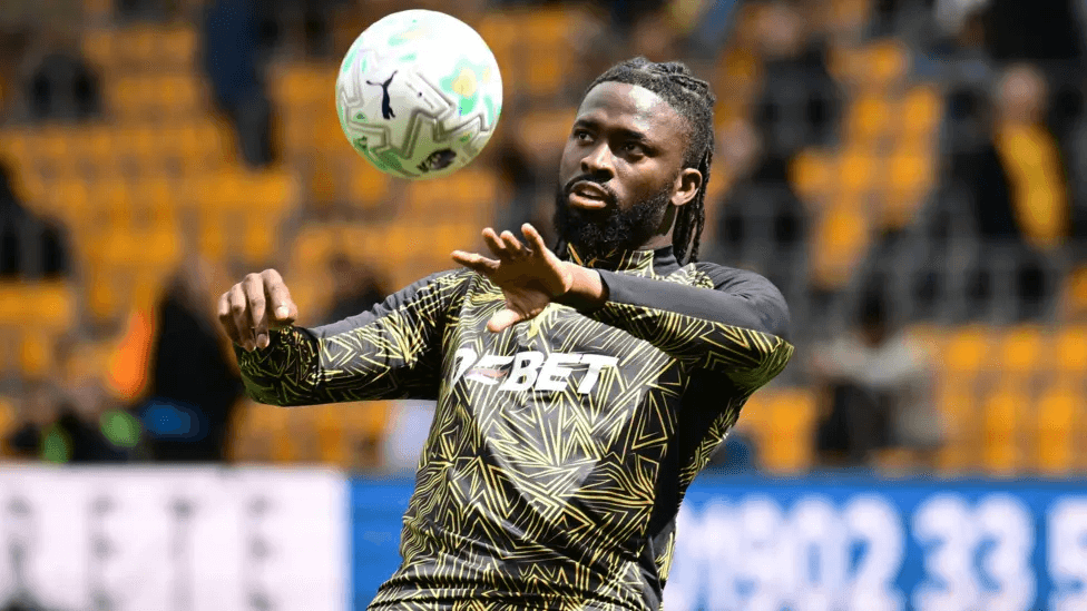 Wolves striker Arokodare joins Ajax on loan