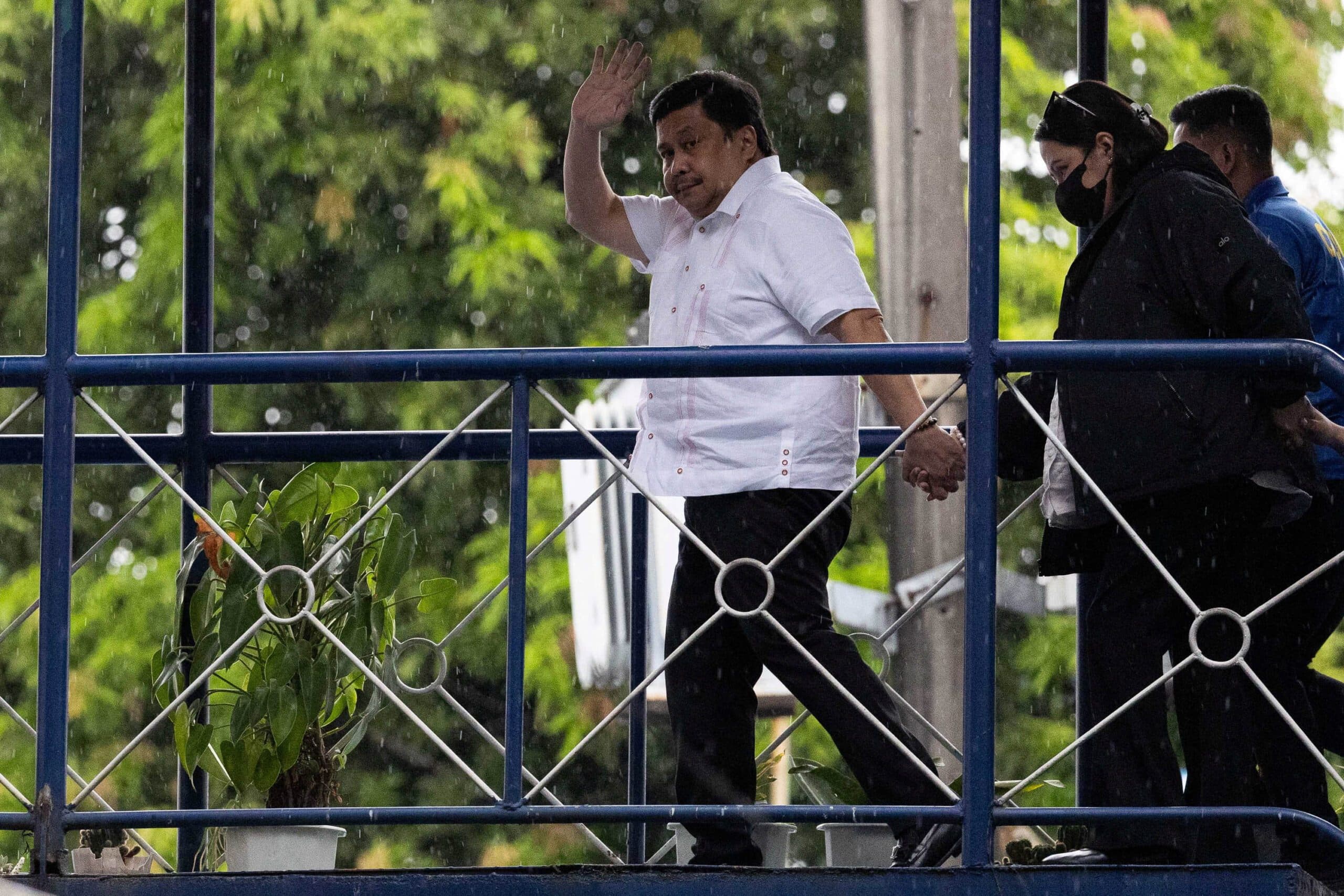 Jinggoy Estrada, Mike Defensor ask Sandiganbayan to grant them bail