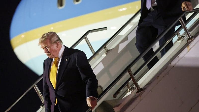 Trump secretly switched planes over Iran threat - reports