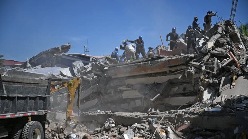 Hundreds missing after Colombia quake, rescue hopes fade