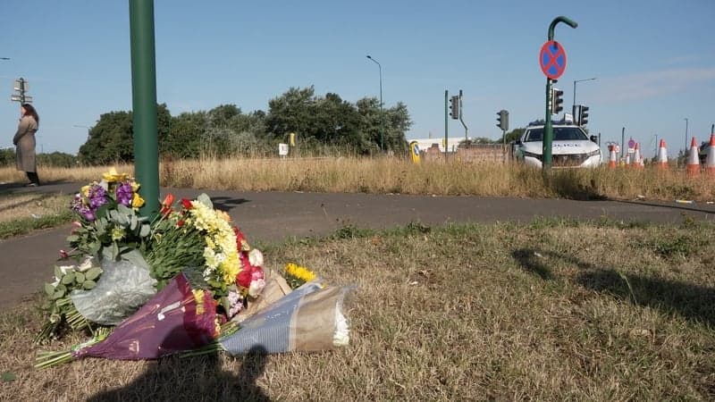 Tributes to UK police officers killed in wrong-way crash