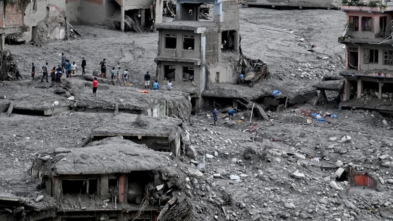 Death toll from Nepal-Tibet flash floods passes 1,000