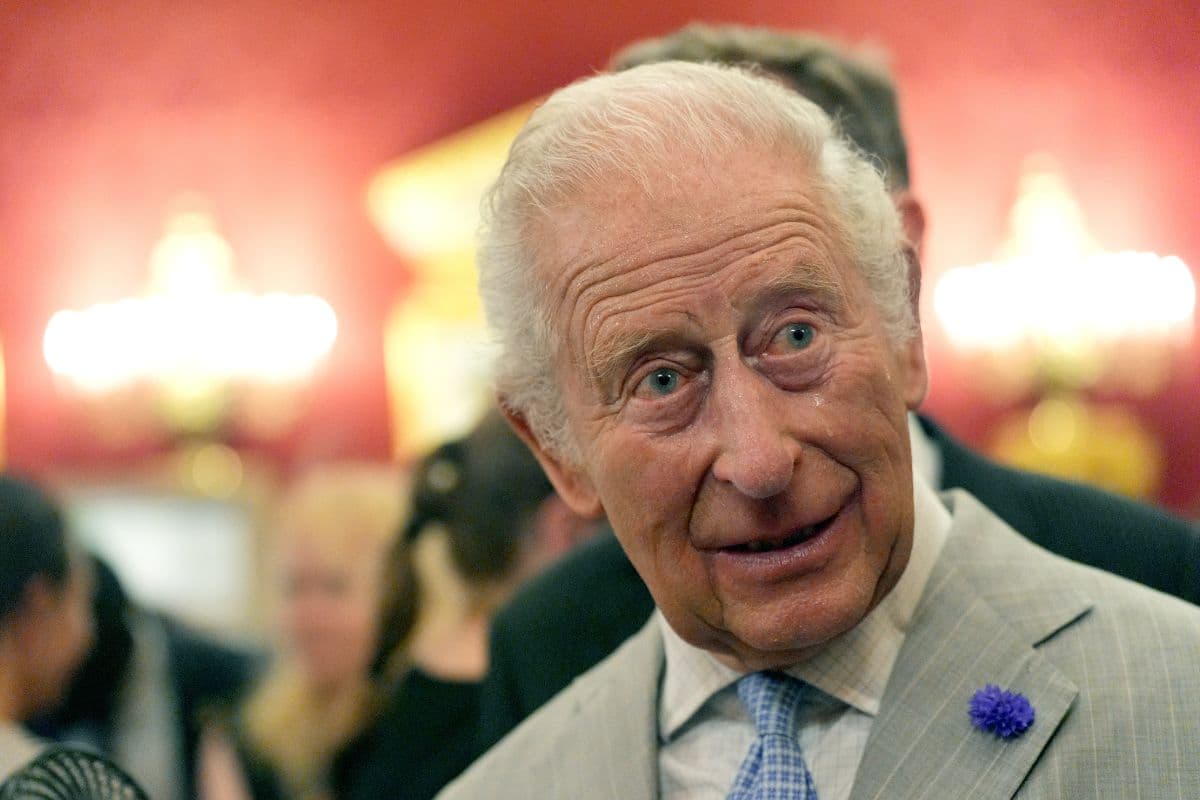 Radio presenter flees studio after accidentally announcing King's death