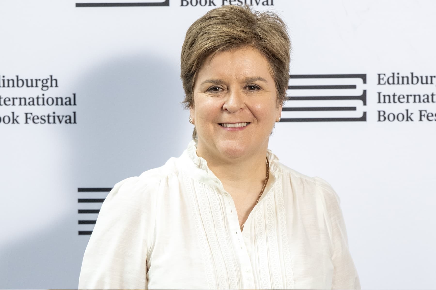 Nicola Sturgeon urges politicians to have 'courage' to stand by climate commitments