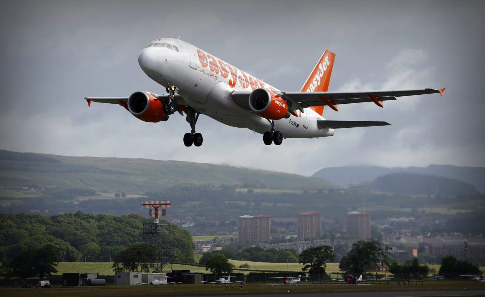 EasyJet flight from London Gatwick to Scotland declares mid-air passenger emergency