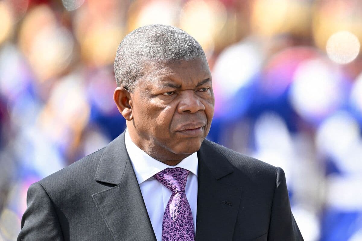 Angolan President Seeks New Ruling-Party Term, Jornal Reports
