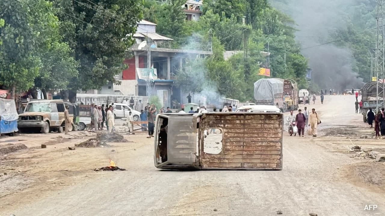 "Alarming Step": Pakistan Broadens Foreign Media Curbs Amid PoK Unrest