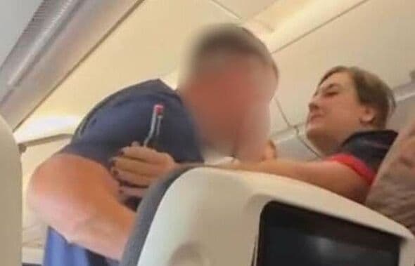 British Airways cabin crew restrains unruly passenger on Las Vegas flight