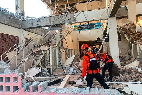 Indonesia earthquake: At least 20 people killed in horror 7.7 quake in holiday spot