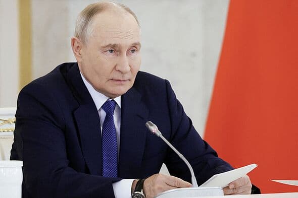 Vladimir Putin's terrifying four threats to UK in 'retaliation' attack