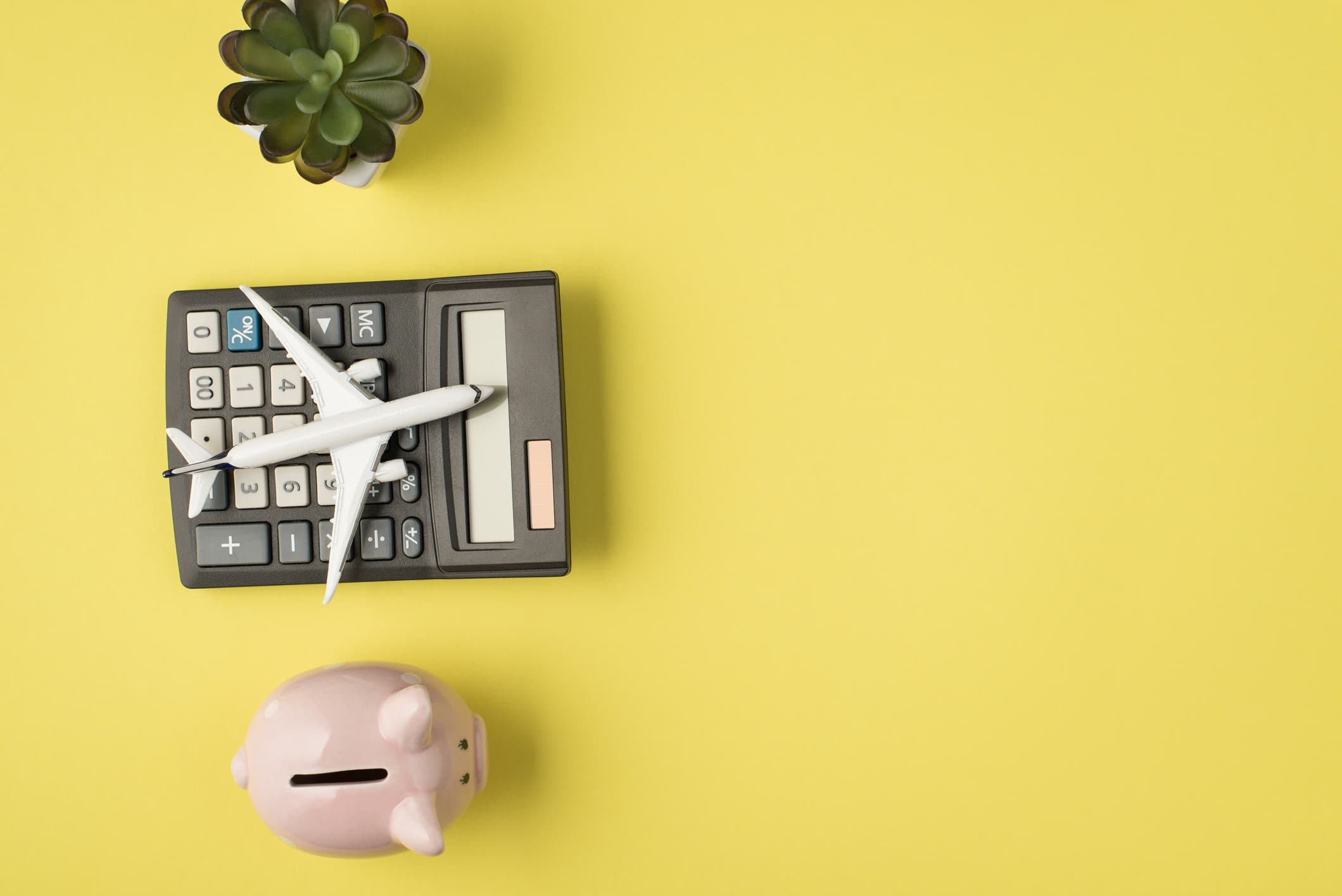 Survey: 7 out of 10 Romanians expect higher expenses in August due to holidays