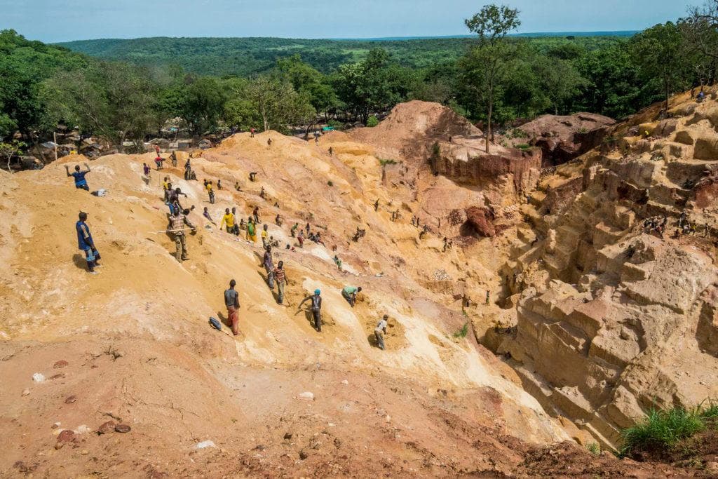 Gold mine collapse kills at least 100 people in C.Africa