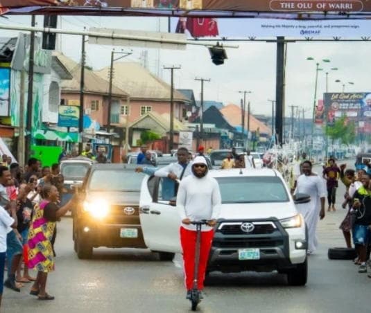 Video: Olu of Warri rides electric scooter to inspect 5th coronation anniversary preparations